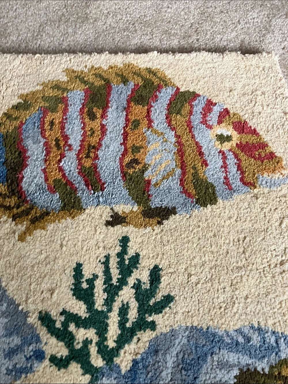 Cariba cotten Cream Fish Pattern Aquatic Accent Rug - Multi-Color.